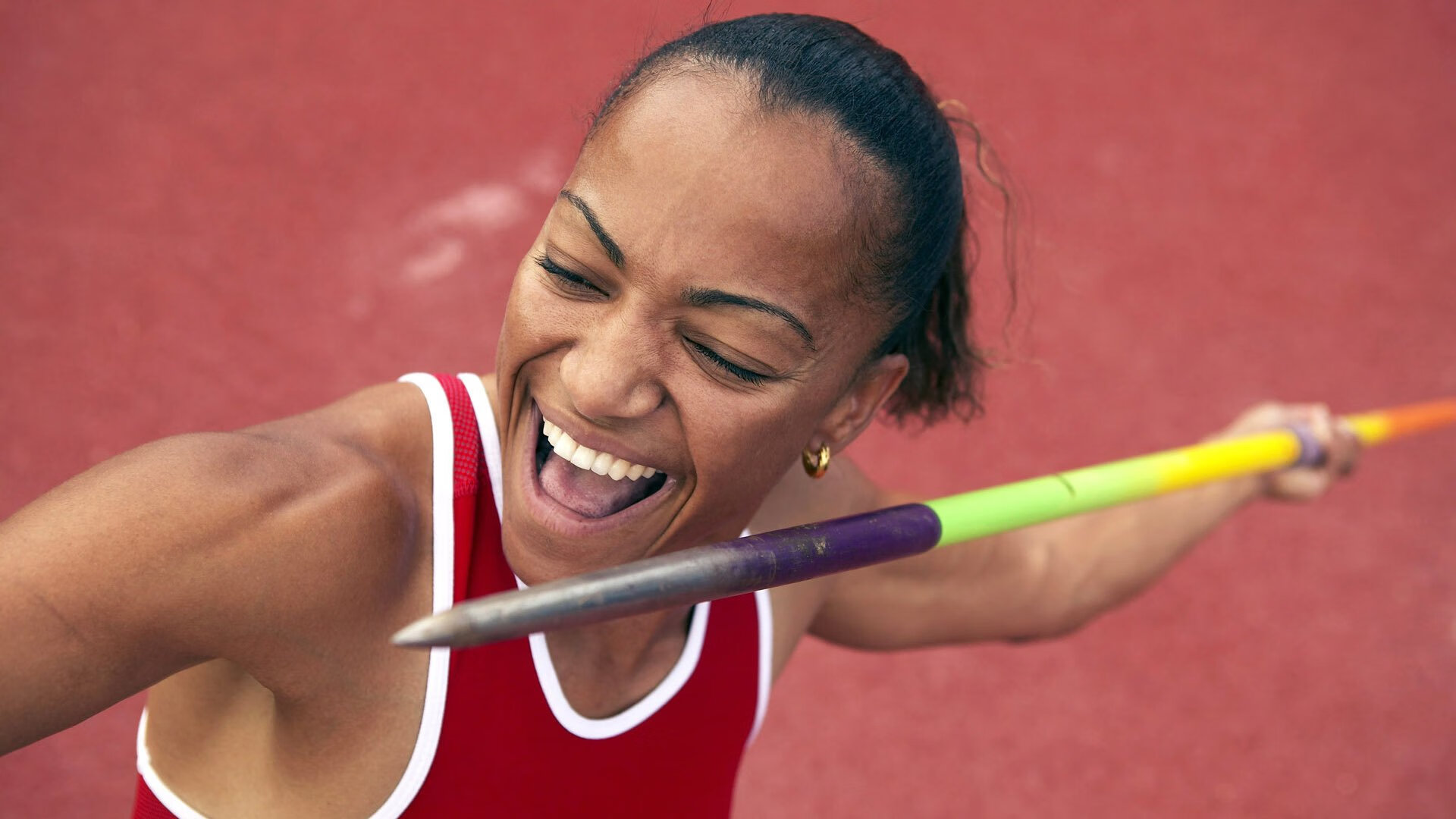 王曼昱赛后谦逊发言登热搜，上海申花绝杀拜仁慕尼黑引发热议